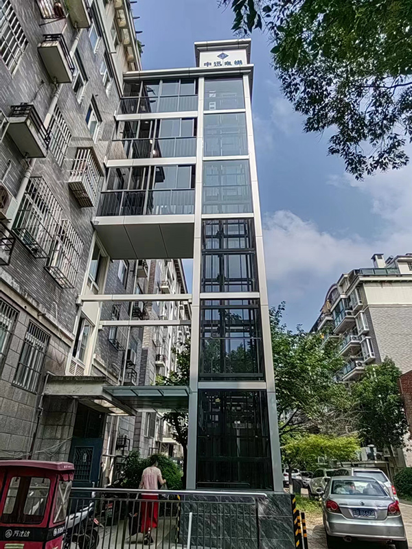 森海都市花園小區(qū)新加裝的電梯外景。蕪湖市住建局供圖