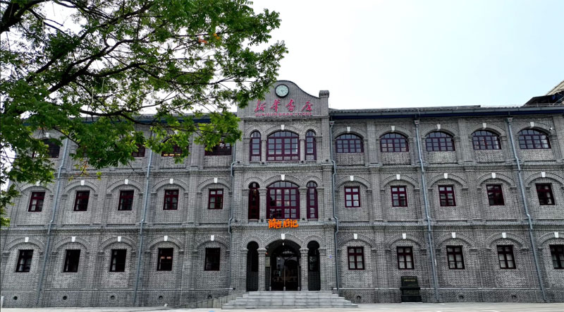 前言后記安慶勸業(yè)場(chǎng)店。安徽新華發(fā)行集團(tuán)供圖